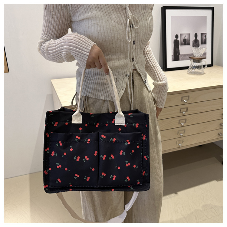 Large-capacity canvas student class 2024 Autumn new Korean-style trendy and personalized printed tote handbag for women undefined