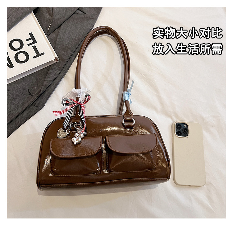 Yunzhen's same style Maillard commuter bag for women, Spring/Summer 2025, retro and versatile single-shoulder bag with large capacity Item Picture