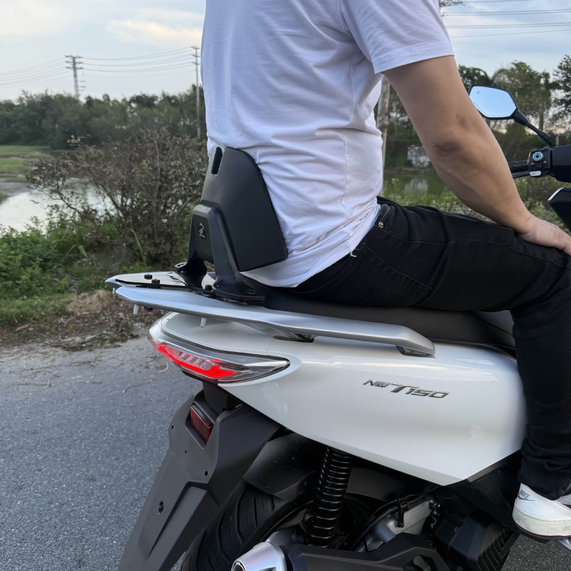 Suitable for Honda Nwt150 Modified Rear Backrest, Rear Seat Lumbar Support, Passenger Rear Backrest, Humpback Rear Backrest Cushion