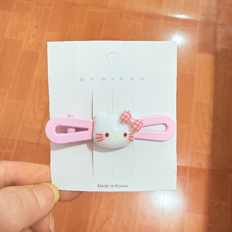 핑크 체크 리본 고양이