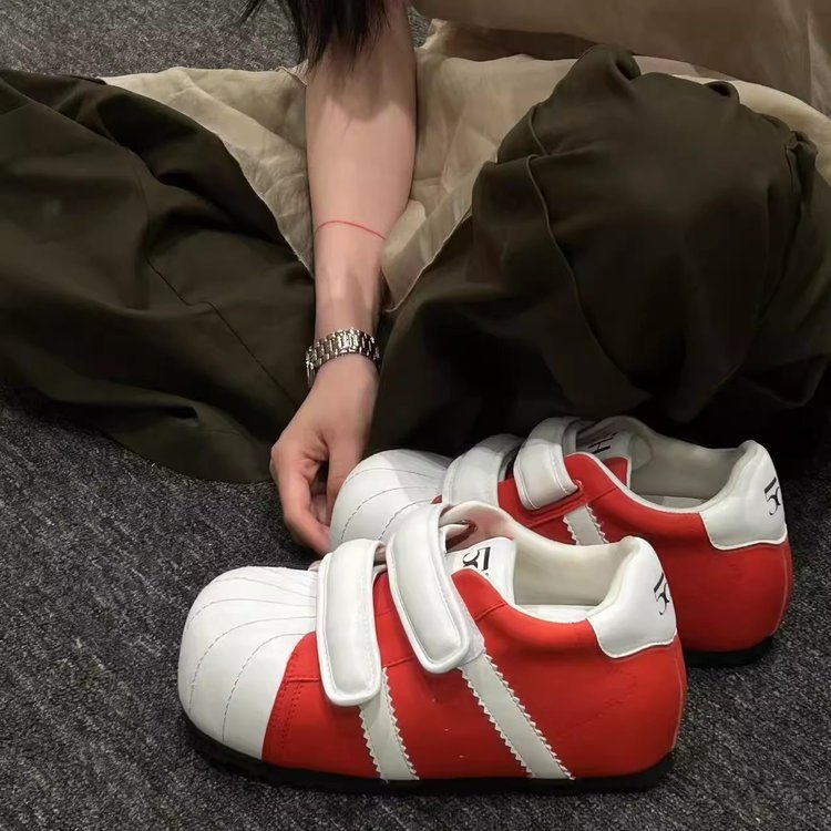 牛皮版~平底内增高阿甘鞋大头丑萌面包休闲鞋女魔术贴运动德训鞋|undefined