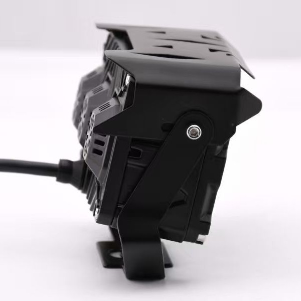 Transfronterizos 8 lentes LED de motocicleta batería de luz del automóvil lámpara auxiliar transformada luz eléctrica externa luz brillante