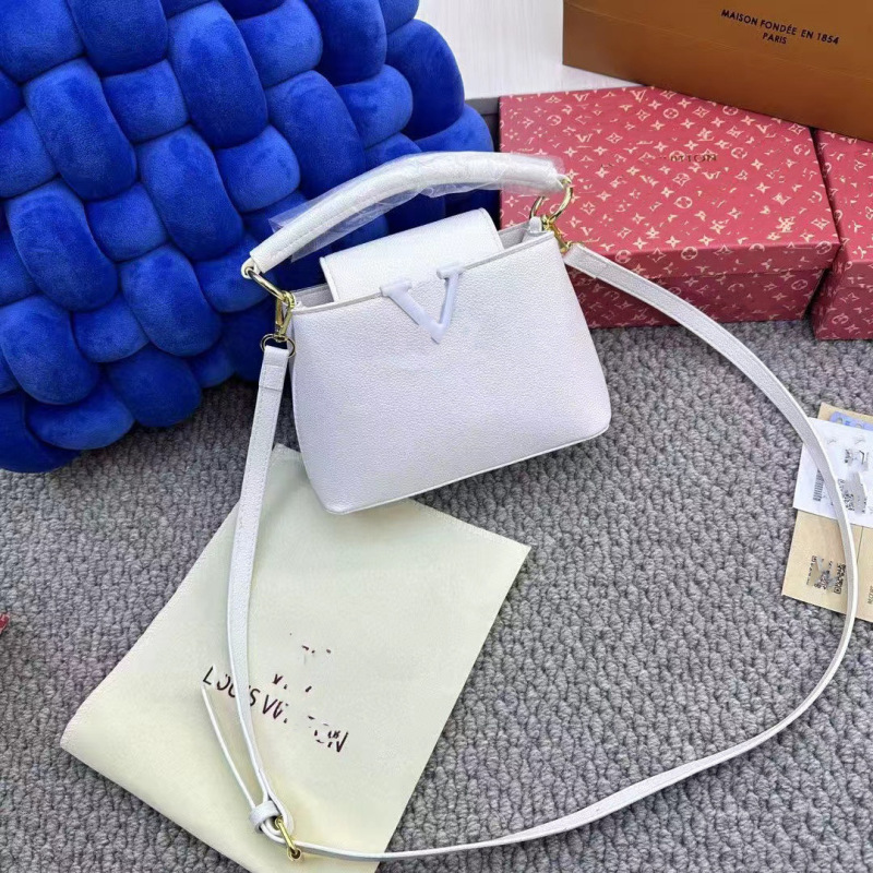 女性のためのバッグ 2024 春の新ホットスタイル ins ダイアナ妃バッグ女性の多層小さな正方形バッグショルダーバッグクロスボディバッグ|undefined