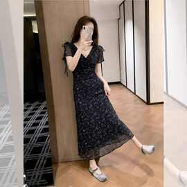 黑色V领优雅度假连衣裙女2026夏季新款时尚温柔风超好看印花裙子