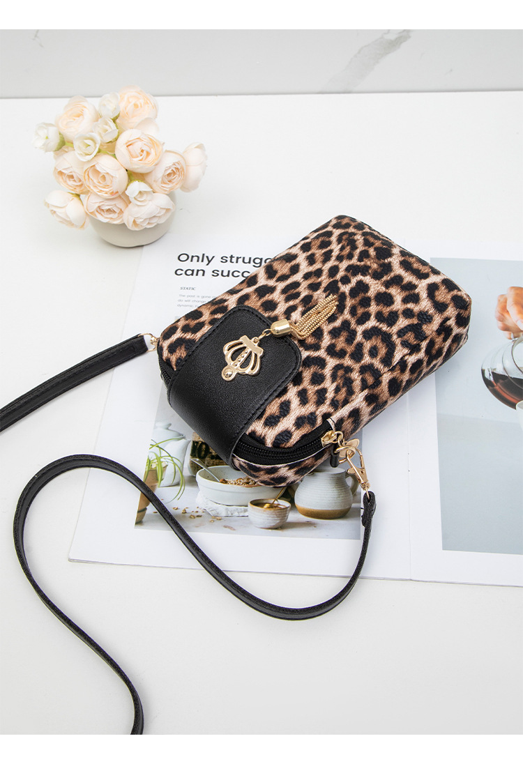 Pu Leather Material Leopard Pattern Women's Leopard Pu Leather Tassel Sewing Thread Zipper Phone Wallets
