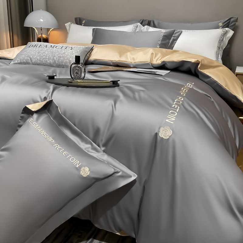 Fabricantes al por mayor 2025 nuevo conjunto de ropa de cama de cuatro piezas de hielo de verano sábanas de cama de seda cubierta de seda para dormir desnuda