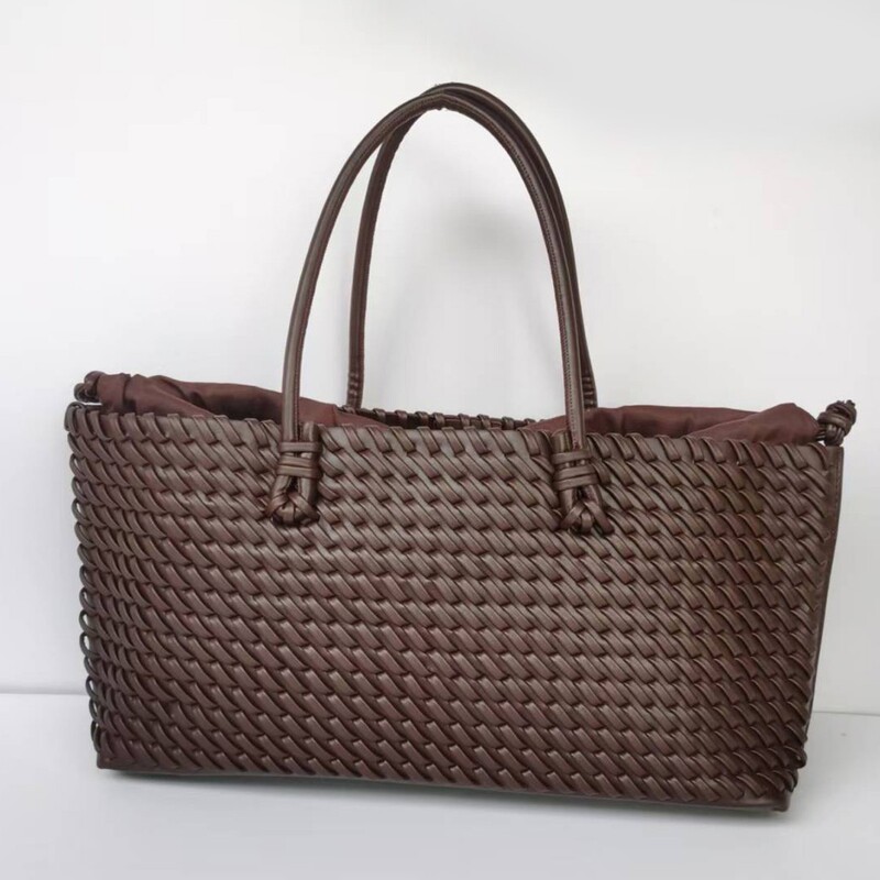 2025 New Niche Commuter Woven Portable Shoulder Bag Fashionable and Versatile Extra Large Capacity Tote Bag