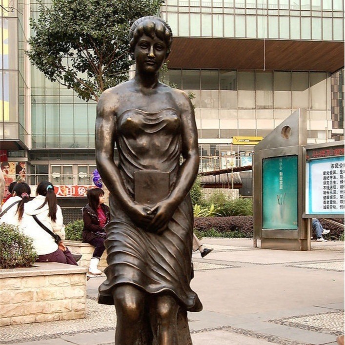 Figuras a caballo, esculturas de bronce, grandes adornos de caballos de bronce, carros Apolo de cobre, esculturas conmemorativas históricas del campus de FRP