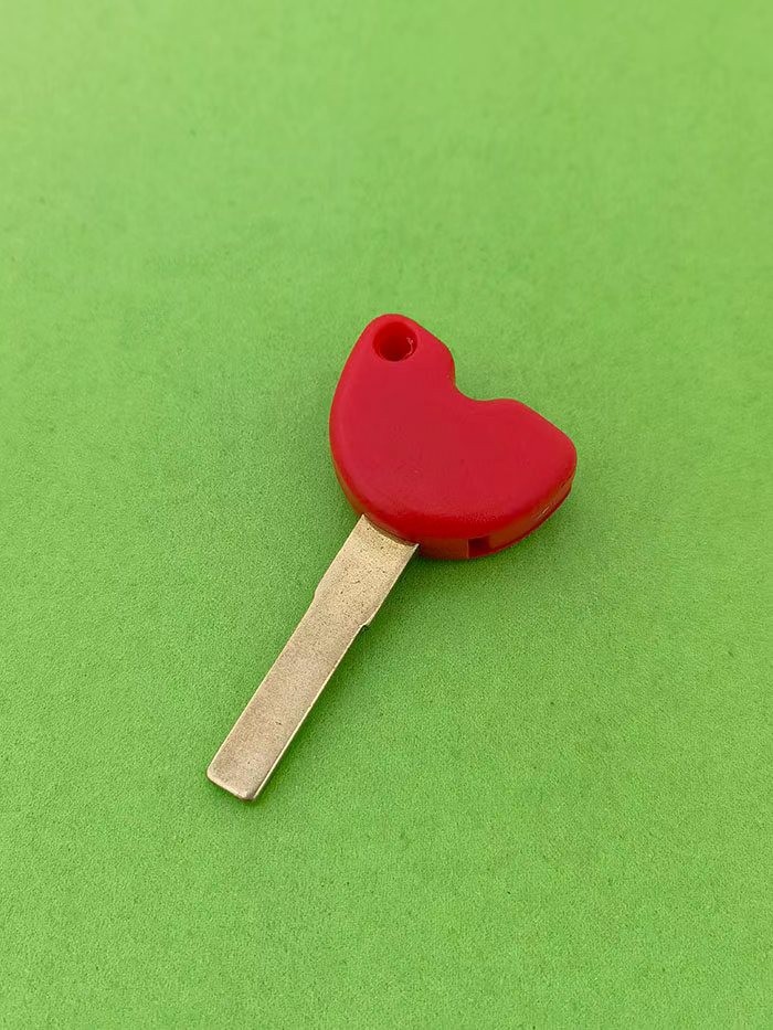 Suitable for Piaggio Motorcycle Keys, Universal for Piaggio 002 Tablet Mp3 Vespa Gts300