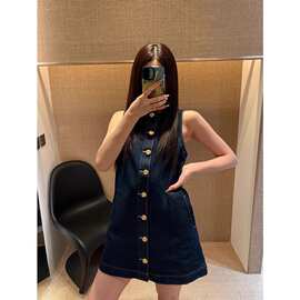 港风复古设计感单排扣牛仔背心连衣裙女时尚气质无袖修身显瘦短裙