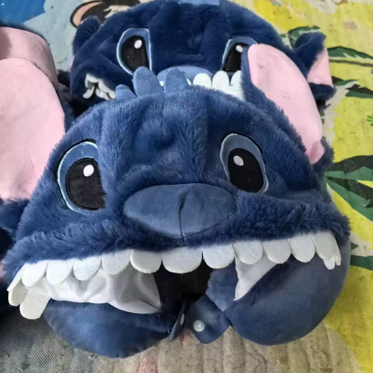 史迪仔U型枕连帽一体旅行枕护颈办公室午睡枕头遮光帽子飞机枕