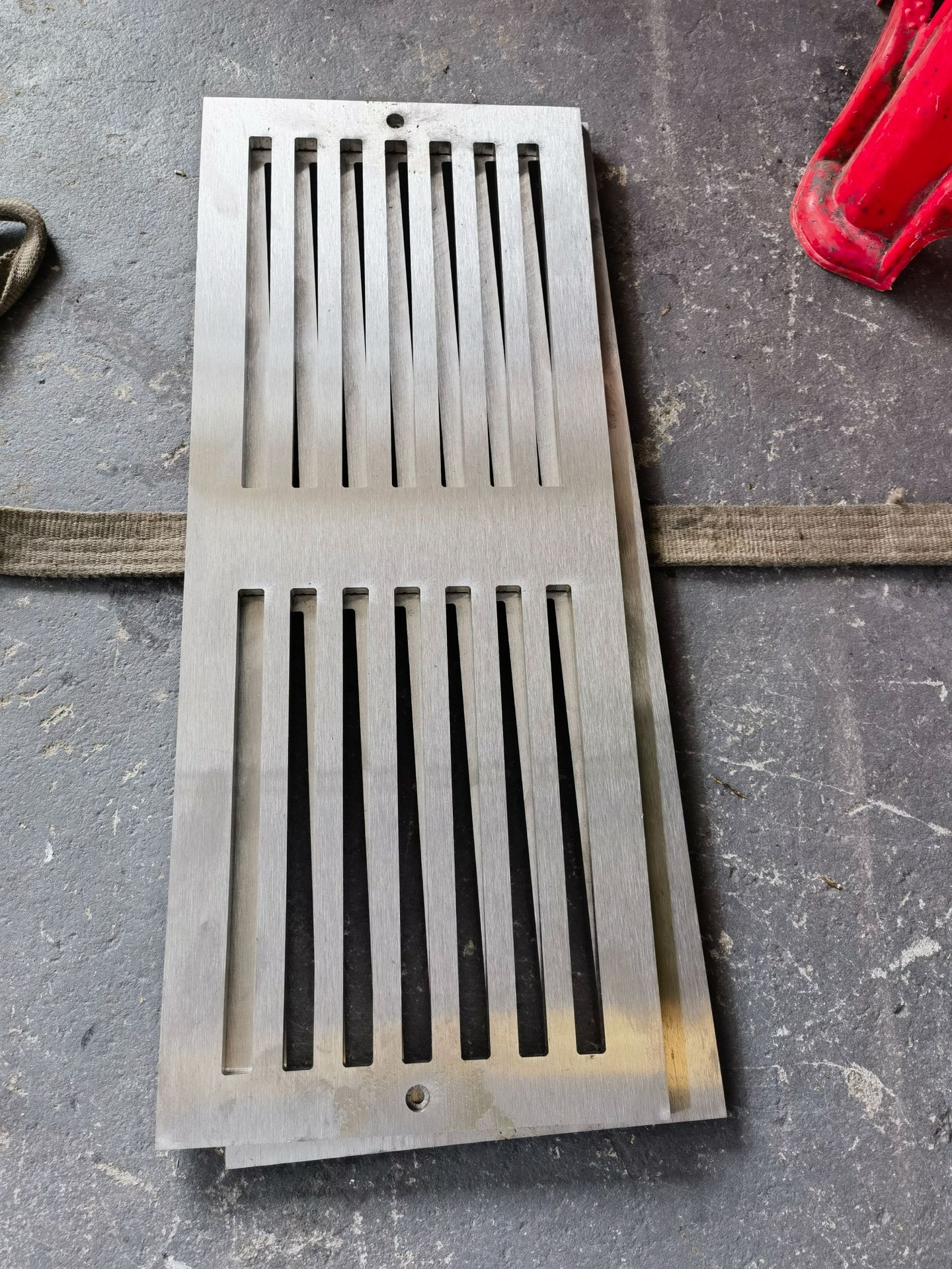 不锈钢盖板激光加工