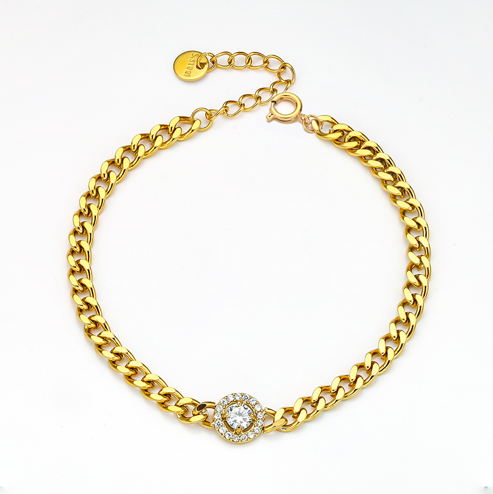 Bracciale charm cuore in zircone placcato oro per donna elegante_voghion.com