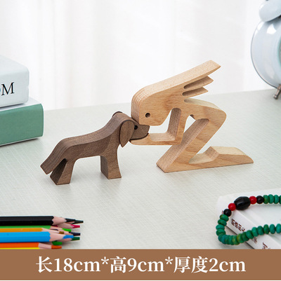 Decoración simple decoración creativa animal de madera perro y familia Estructura de escritorio hecho a mano humano y perro talla de madera adornos