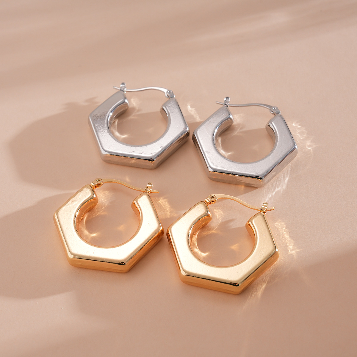 Europa y los Estados Unidos metal transfronterizo geometría irregular perfiles personales estilo simple pendientes de nicho de alta calidad
