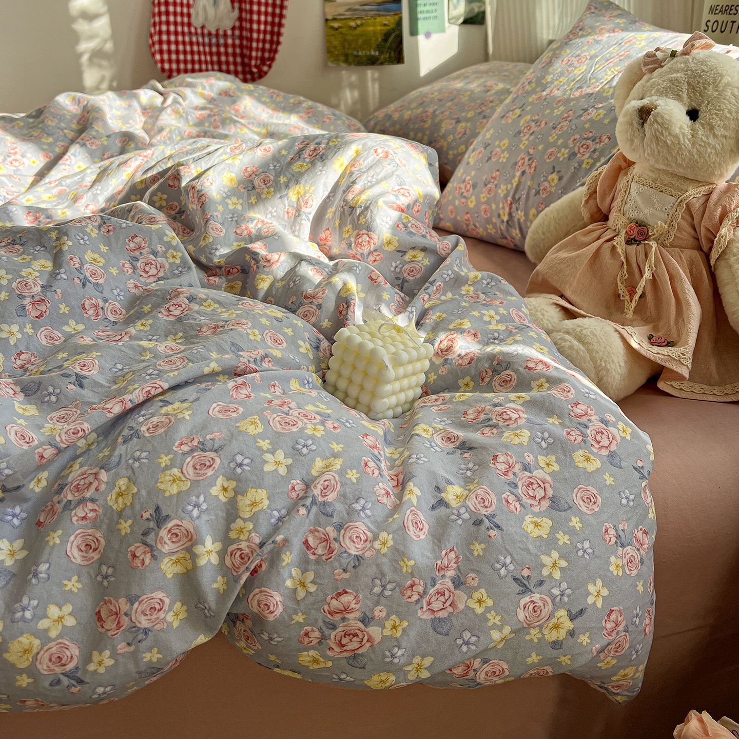 Una clase de cama ultra suave cuatro piezas de grado madre-infantil puede dormir desnudo sábanas cubierta de cama dormitorio de estudiantes tres piezas
