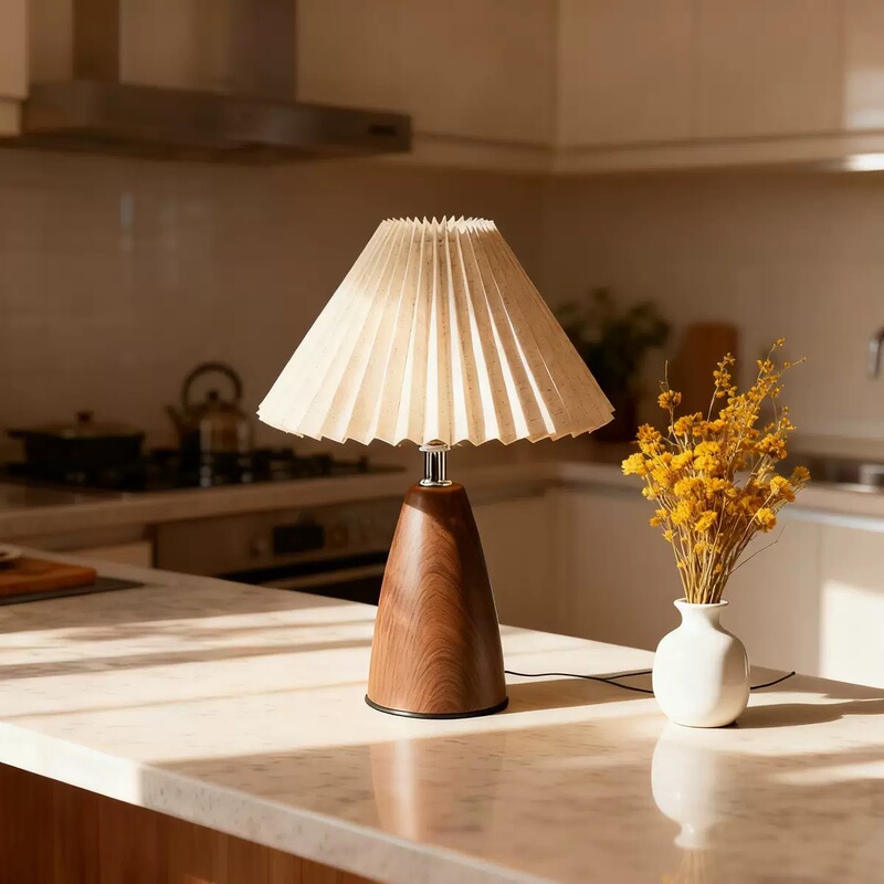 Vintage-Style Pleated Table Lamp with High Aesthetic Appeal, Pleated Retro Internet-Famous Bedroom Lamp, Simple and High-End Nordic Bedside Night Light