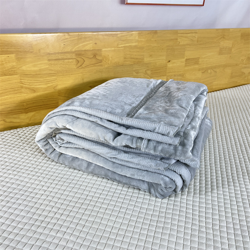 Customized Pure Color Flannel Moisture-Absorbent Heating Blanket, Warm and Thickeneded Double-Layer Quilted Anti-Static Blanket, Autumn and Winter Nap Blanket