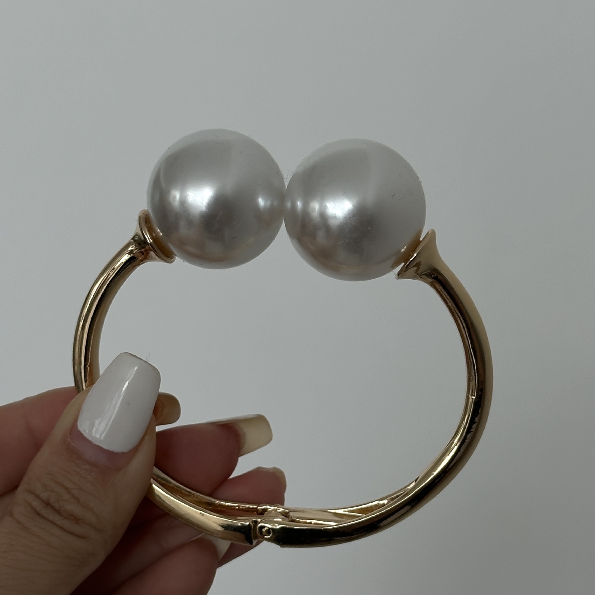 45g Weight Silver Plated Plating Material Bangle Classification Alloy Chain Material 1 Piece Quantity Casual, Daily Occasion Metal Material Solid Color Pattern Women's, Men's Gender Plating Design Elegant, Vintage Style Style Gold Color Europe And America Fashion Trend Open-Ended Bracelet Metal Texture Pearl Design Bracelet 6