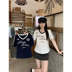 実写2025夏の新しいサイズのアメリカのギャルvネックtシャツのアルファベットのプリントは色にぶつかって腰の上着64001を収めます。