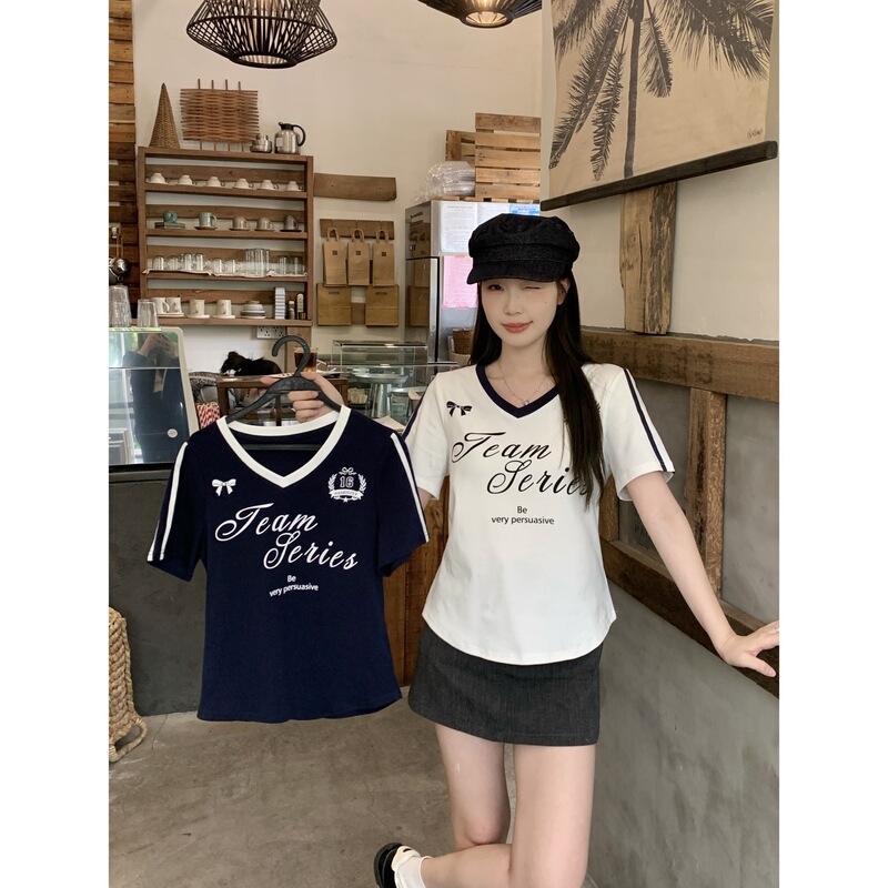 Actual Shot of the 2026 Summer New Style Plus-Size American-Style Spicy Girl V-Neck T-Shirt with Letter Print and Color-Blocking Top 64001