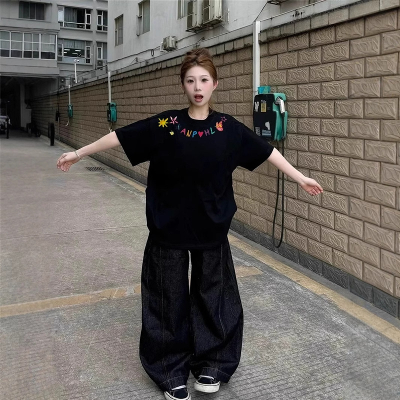 American High Street Hand-Painted Graffiti Black Short-Sleeved T-Shirt for Women, Summer 2026 New Popular Niche Loose Half-Sleeve Top