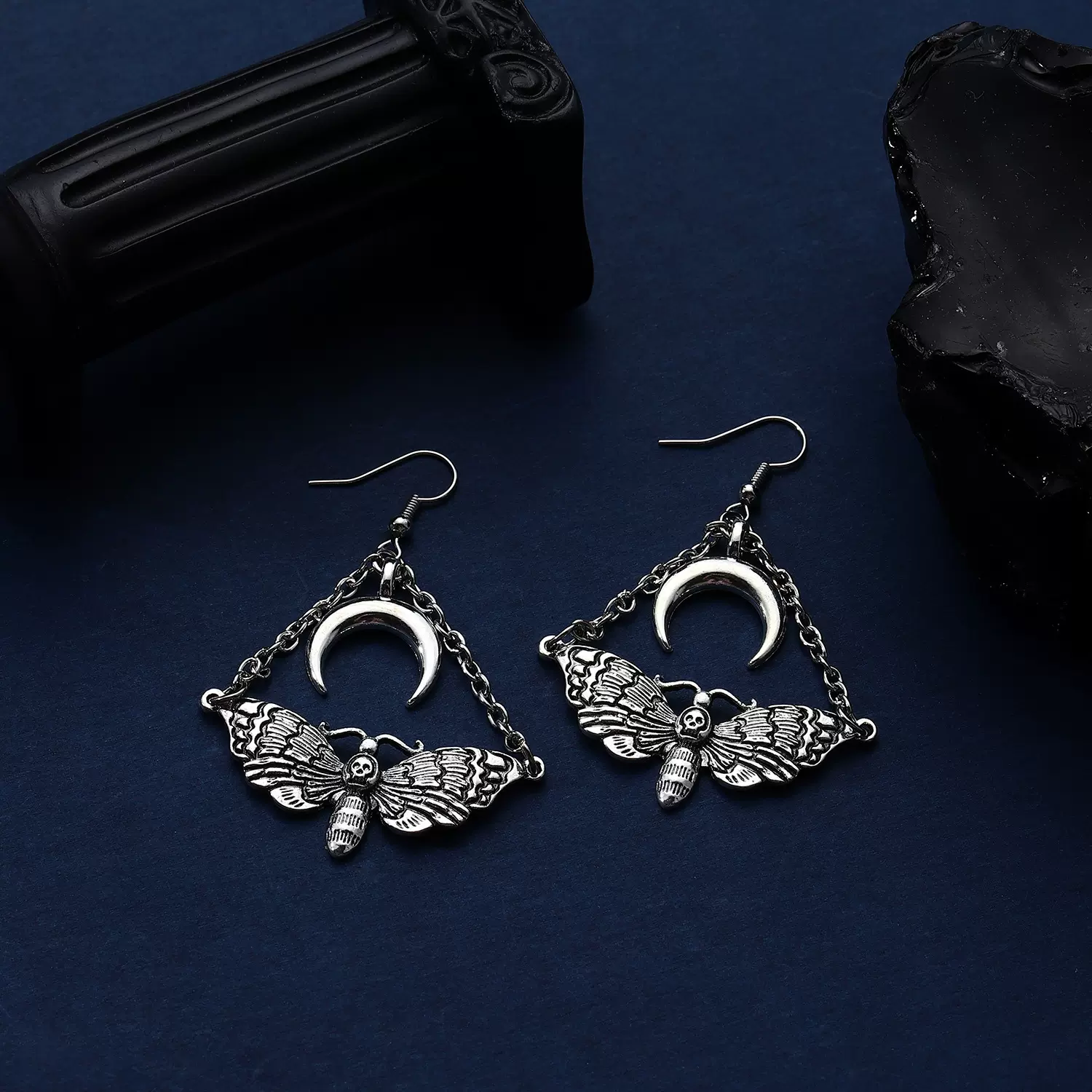 欧美潮流暗黑哥特式链条飞蛾月牙耳环女 ins个性复古创意耳坠饰品