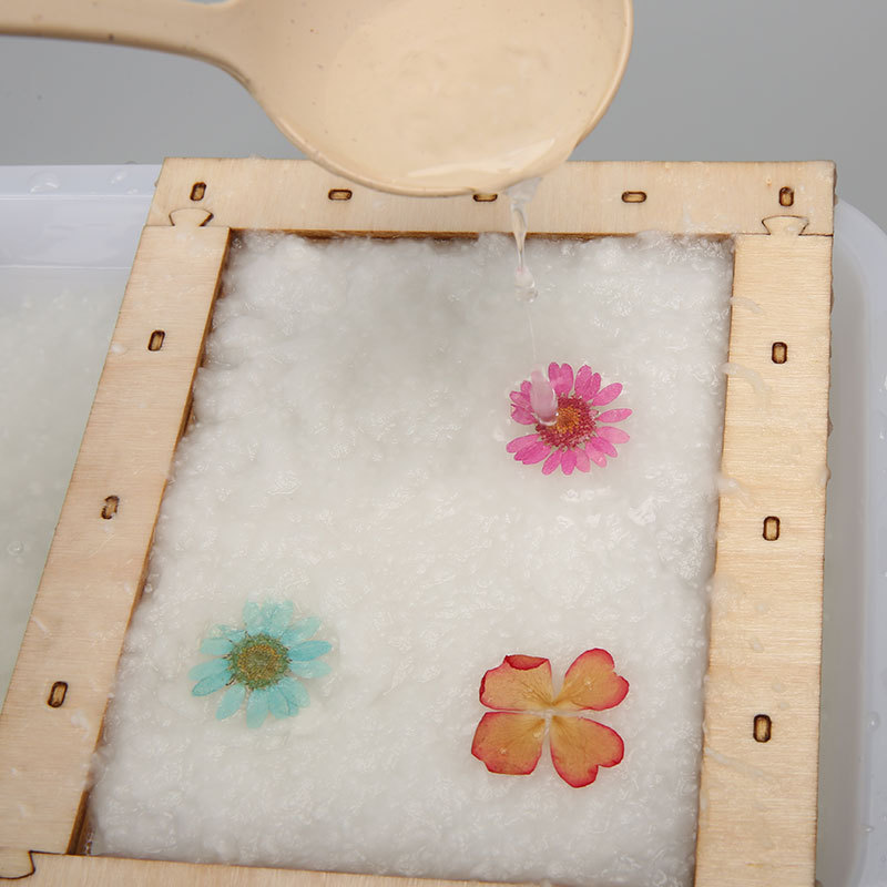 Método antiguo de fabricación de papel, marco de red de fabricación de papel, marco de red de fabricación de papel hecho a mano para niños, arte, material de pulpa a juego hecho a mano creativo