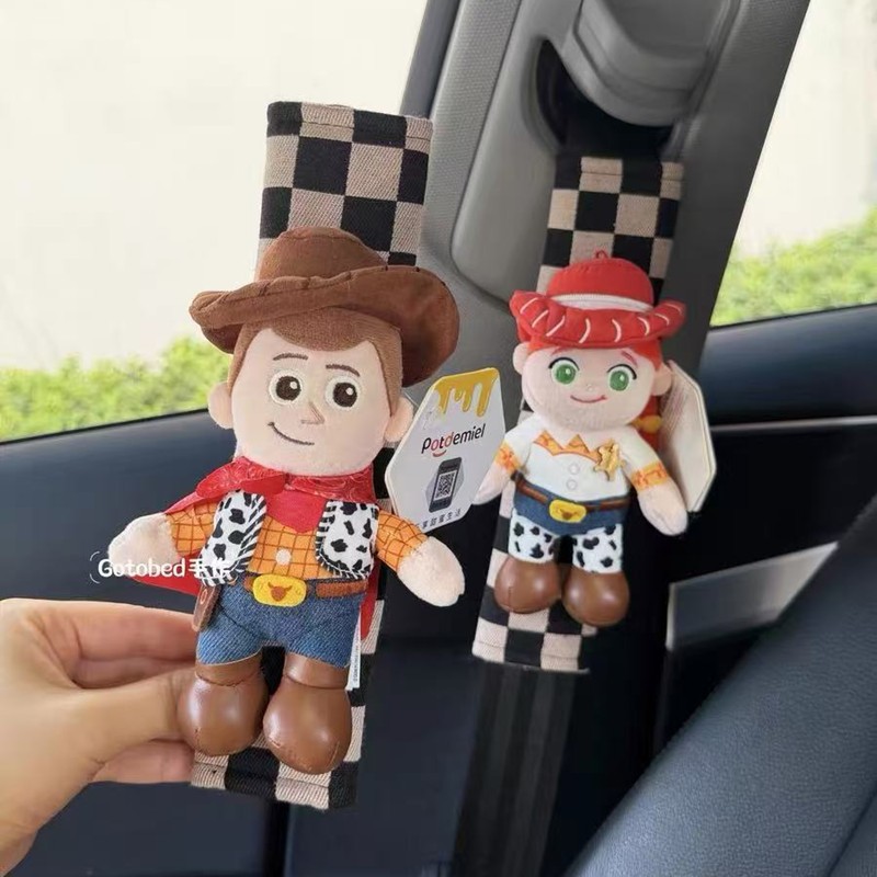 2026 New Mickey and Minion Car Seatbelt Shoulder Pad, High-end Decorative Cute Couple Accessory for Cross-border Sales