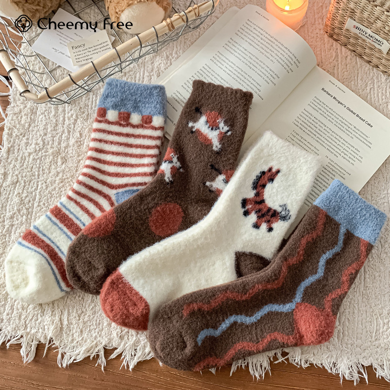 Cheemy Free Autumn and Winter Cartoon Warm Velvet Cute Mid-Calf Women's Socks Polar Fleece Coffee Color Christmas Thick Socks