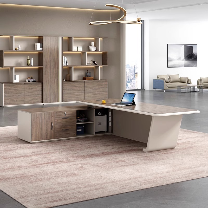 Nuevo tipo de escritorio de jefe simple y moderno presidente de escritorio grande con gabinete lateral pintado simple gerente de escritorio