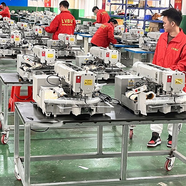 Máquina de patrones de computadora de la marca LVBU insignia de cuero marca registrada máquina de patrones máquina de coser industrial