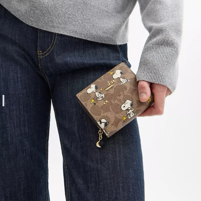 Women's Co-Branded Wallet with Printed Fashion Accessories, Short Style, Foldable, Zipper Closure, Snap Button Opening