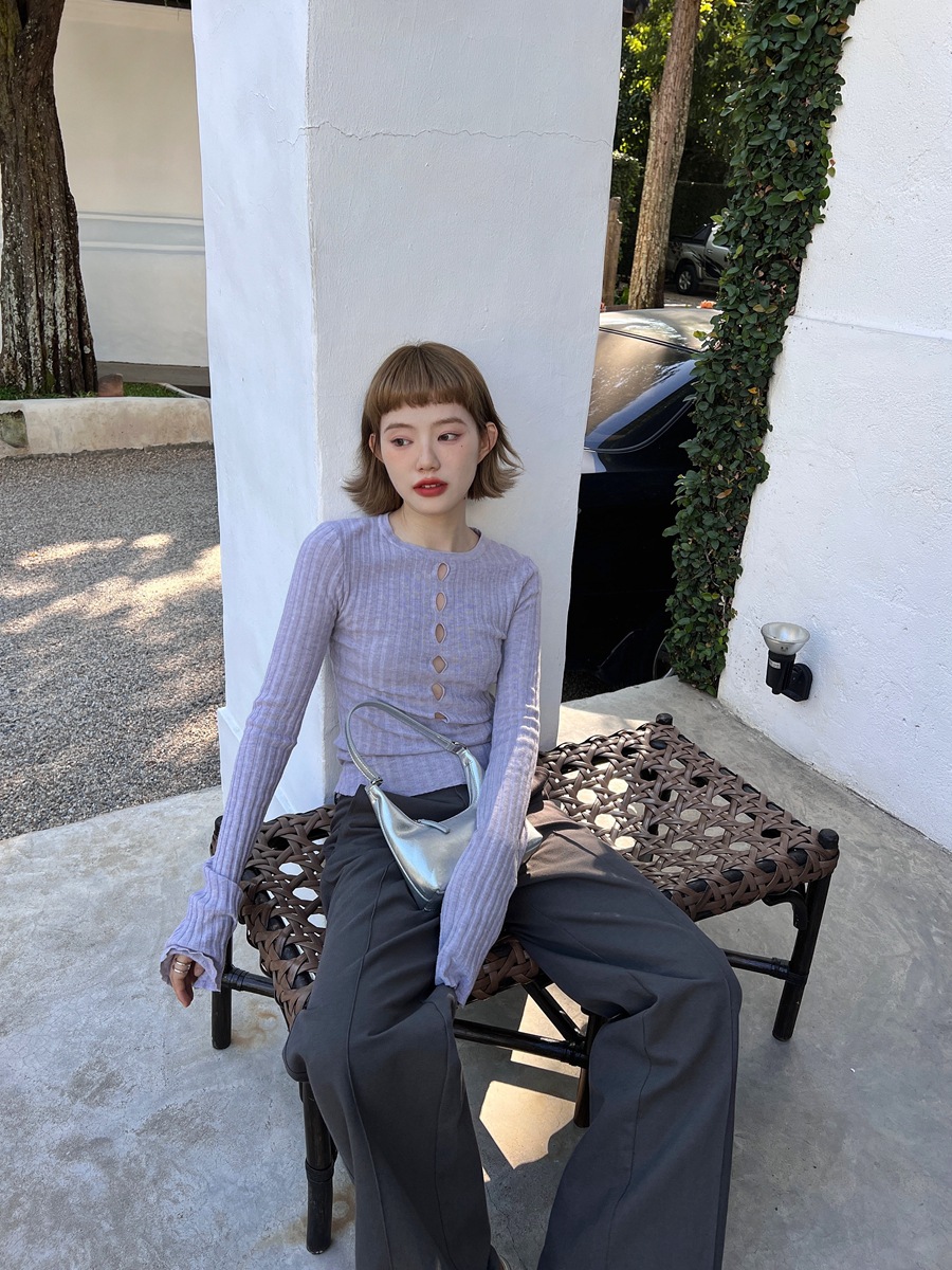 UNITY モードドーパミン中空デザインウールニット底シャツ初秋ホットガールスリムセーター女性のための