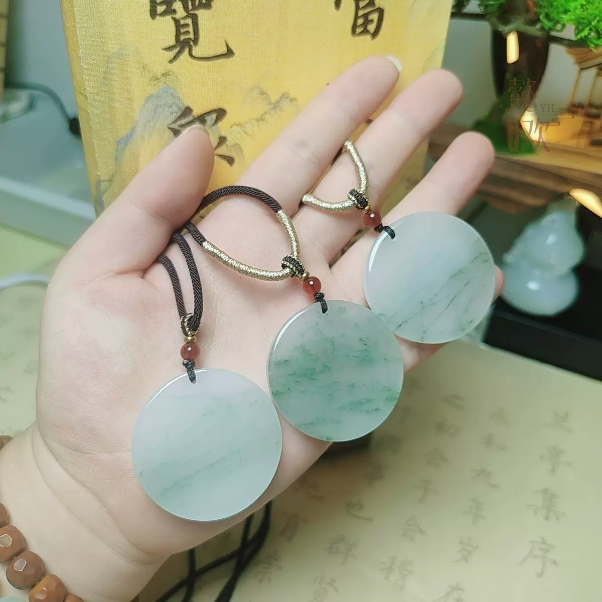 天山翠飘绿平安牌挂件天然玉石翡翠色无事牌平安扣玉石吊坠项链