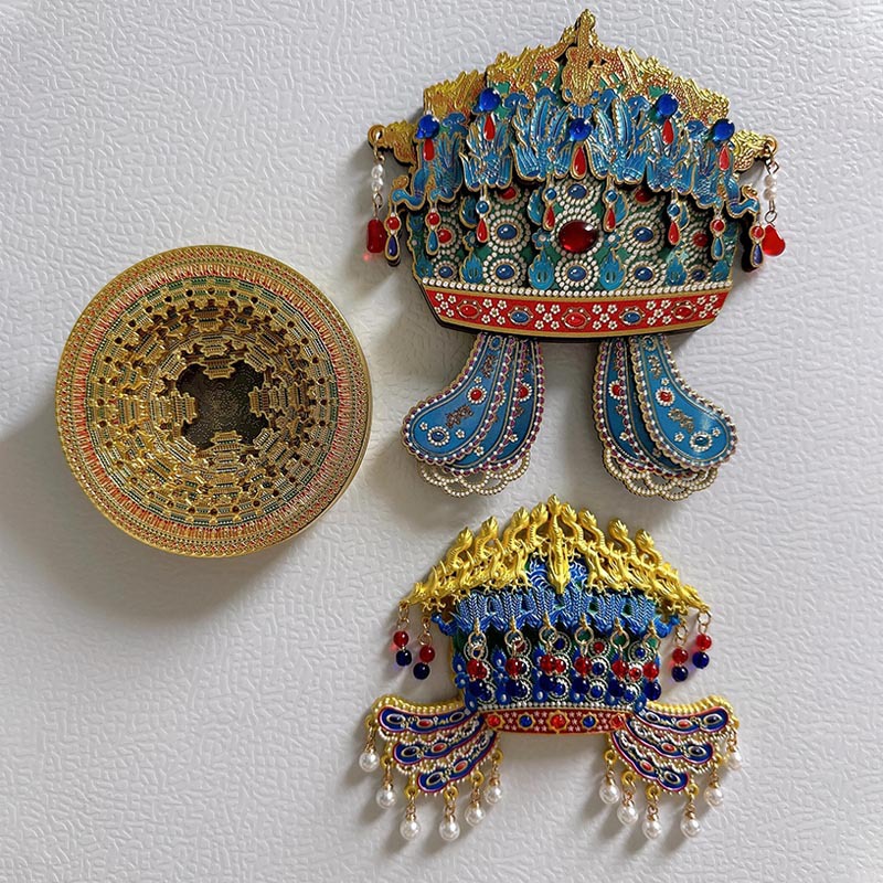 베이징 GUOBO XIAODUAN QUEEN PHOENIX CROWN 목조 자기 냉장고 스틱 고 부가가치 관광 문화 및 창조적 인 기념 홈 장식품