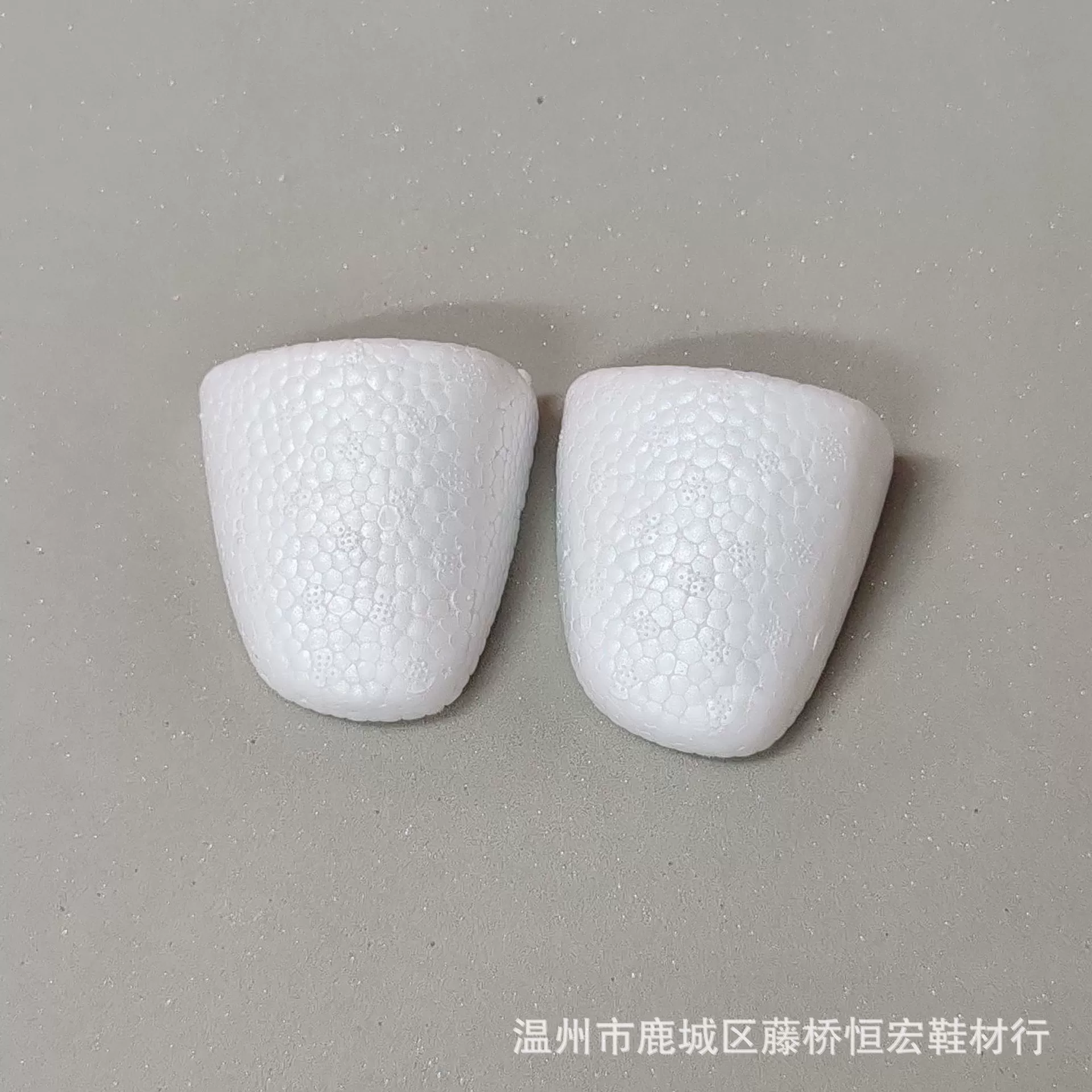 Поставляет производителю пенопластовые носилки для обуви, затычки для обуви, форма для обуви, пенопластовые носилки с острым носком, одноразовые носилки для защиты от давления носка