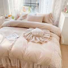 A5L French Romantic Champagne Color Four-Piece Set Princess Style 100% Satin Bedspread Ethereal Girly Heart Bedding Set