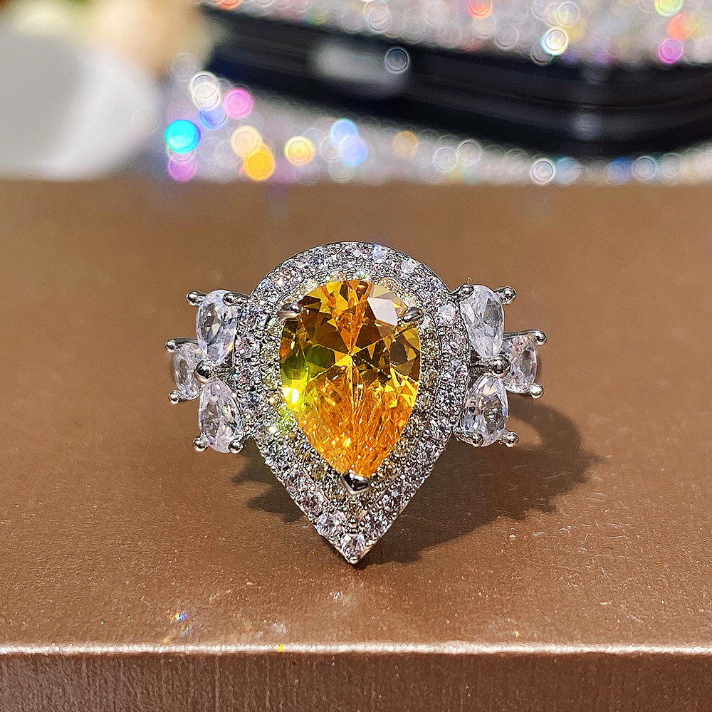 New Luxury Full Diamond Water Drop Pear-shaped Yellow Diamond Zircon Copper Ring display picture 3