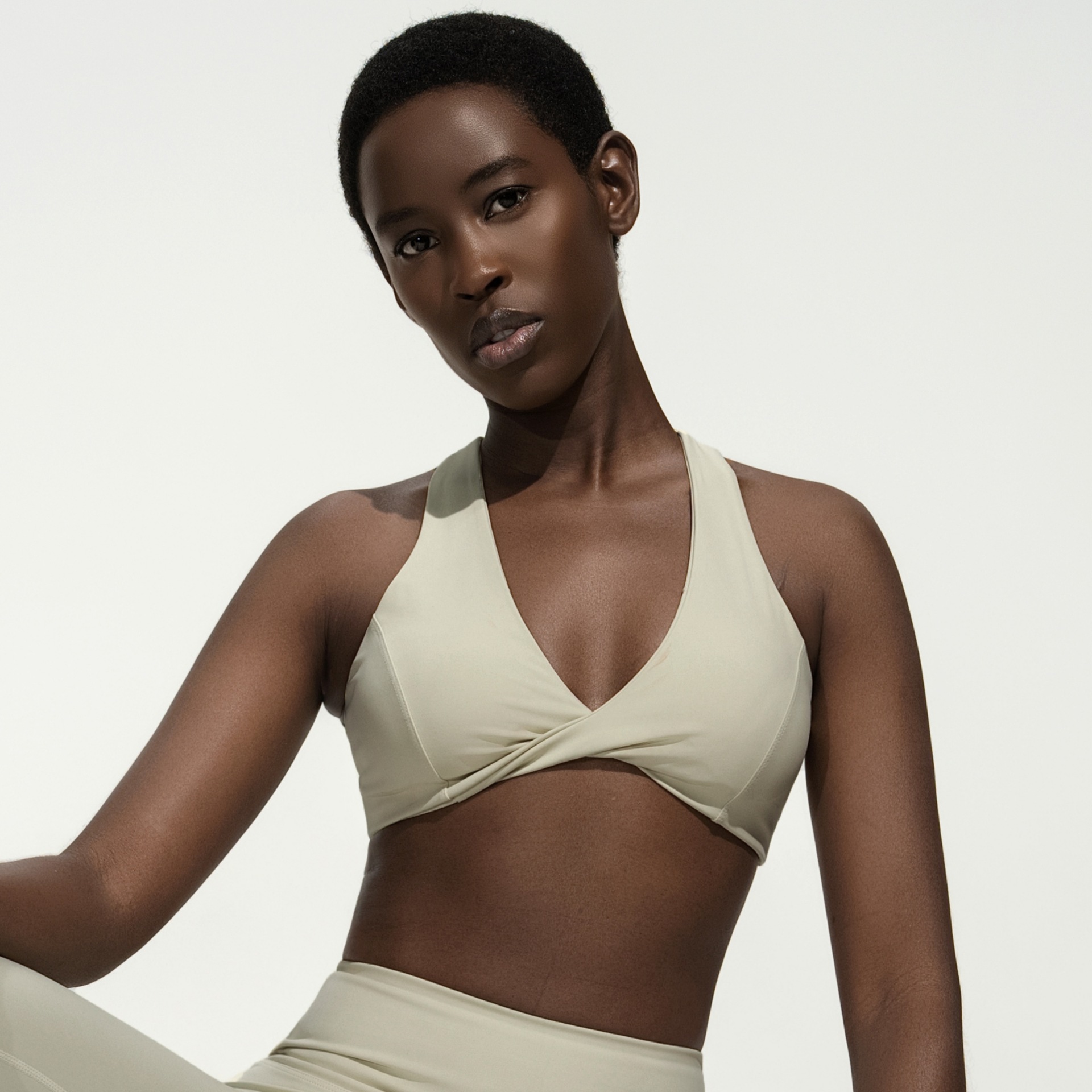 Cross-border ins nueva sensación de desnudez ropa interior deportiva casual para mujeres sujetadores de yoga ajustados y rápidos para correr ropa de fitness