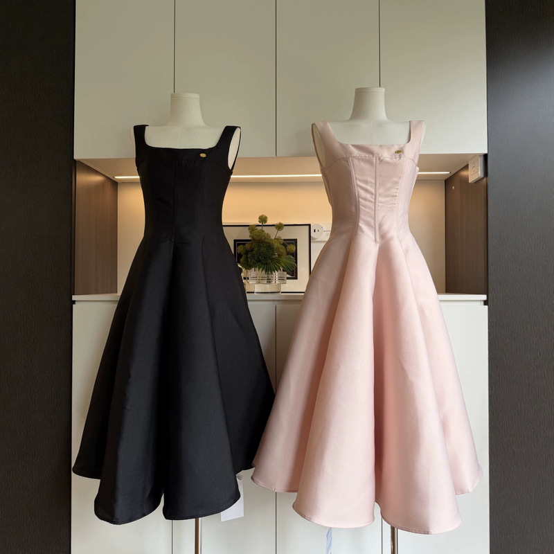 Elegant Faux Silk Fishbone Long Dress with Straps for Birthday Parties and Light Formal Occasions Elegant Faux Silk Fishbone Long Dress with Straps for Birthday Parties and Light Formal Occasions