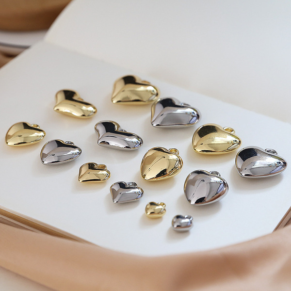 Three dimensional glossy pendant heart-shaped