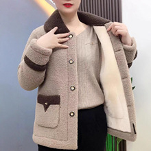 中年妈妈冬装羊羔毛外套新款中老年女加绒加厚50岁颗粒绒棉袄上衣