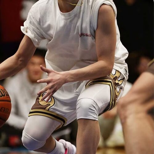 American-style basketball shorts with flame-inspired collaboration—men's knee-length, high-street fitness & casual wear, featuring a breathable, trendy design.