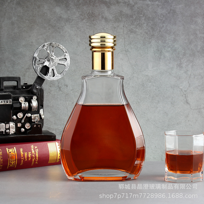 简约白酒瓶晶白料瓶 透明l伏特加空瓶 药酒瓶创意密封泡酒玻璃瓶