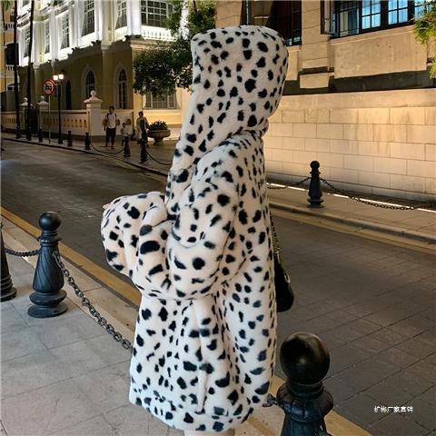 2025冬季仿獭兔毛皮草加厚外套女生可爱毛绒豹纹毛毛卫衣加绒连帽