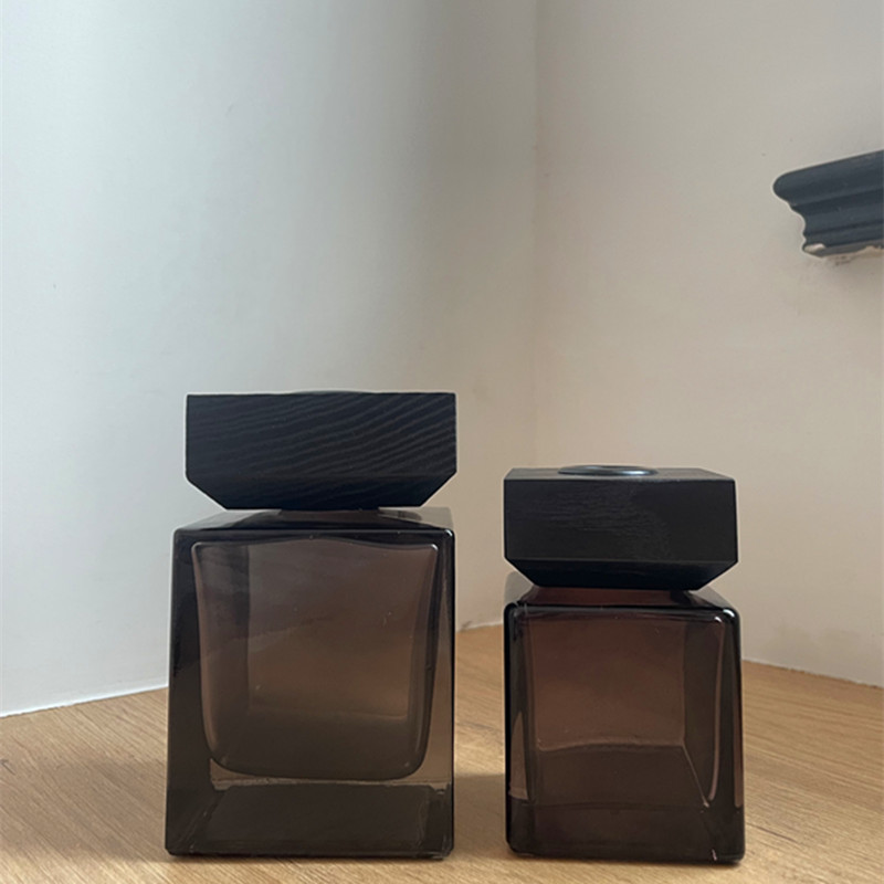 方形香薰瓶空瓶黑色木盖瓶花露水挥发藤条干花瓶摆件香水分装瓶子详情3