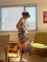 设计感吊带彩虹条纹针织连衣裙女2023春季新款慵懒风洋气时尚长裙