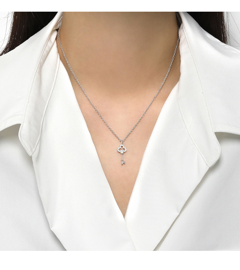 Colored gold clover zircon hollow short collarbone chain irregular INS minimalist artistic style lucky key necklace_voghion.com