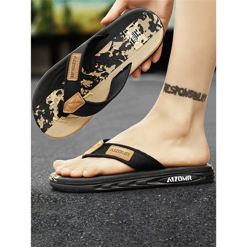 Шлепанцы для мужчин, новинка 2024, летняя верхняя одежда, нескользящие шлепанцы с мягкой подошвой и защитой от запаха, вьетнамские пляжные сандалии